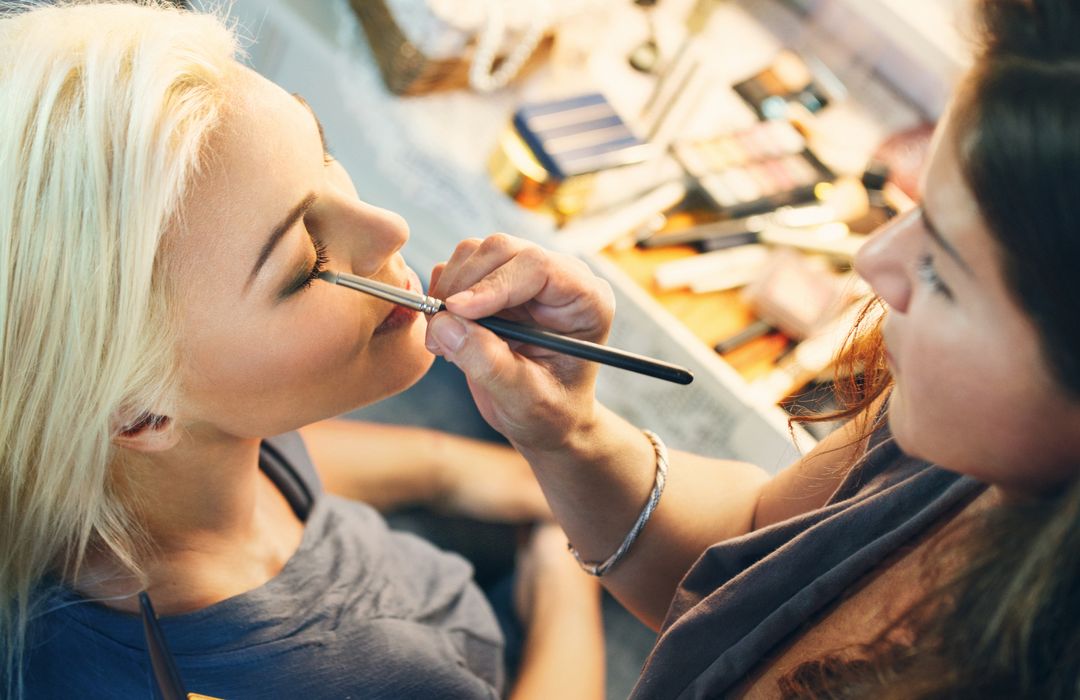 Beautybehandeling: huidverzorging en make-up advies (1p)